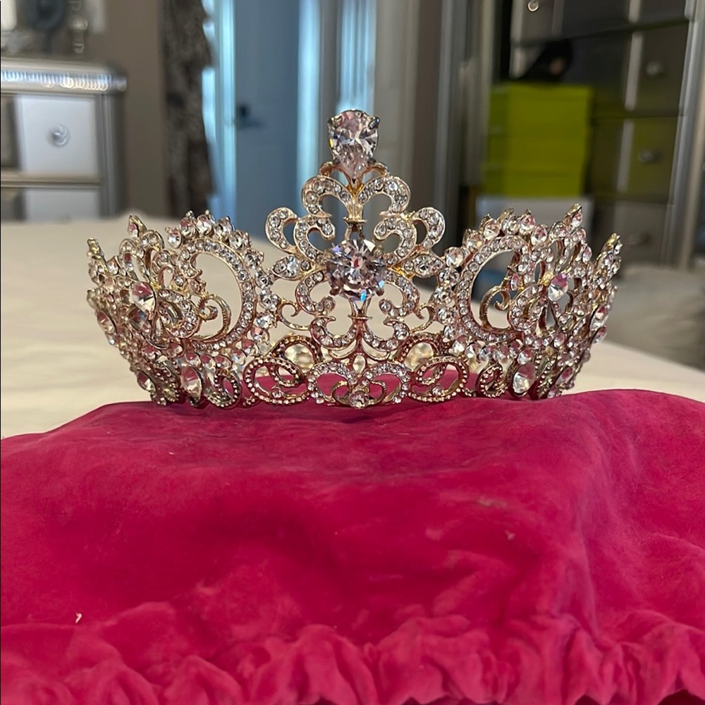 Elegant Silver Tiara